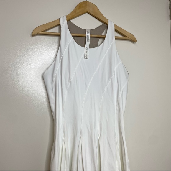 - Lululemon Court Crush Tennis Dress
White - Picture 6 of 12